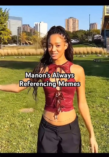 Manon is Chronically Online – A Digital Age Tale