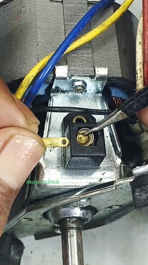 Installing the blender motor carbon brush #brush #carbon #holiday #job | Suyadi Maya Tehnic