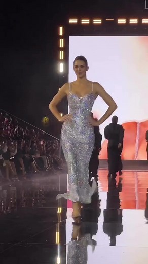 Kendall Jenner at L'oréal Paris SS24 Runway | NLS Models