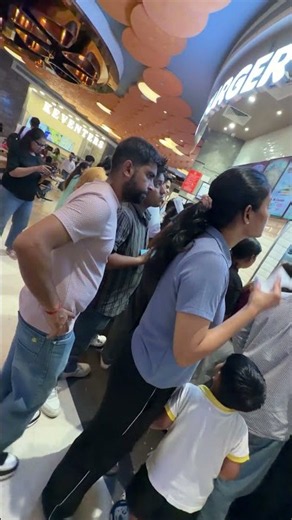 Eid Evening Crowd at Vegas Mall | Burger King Rush