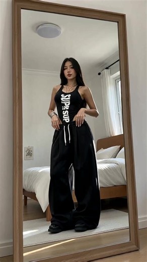 メンズ・レディース ハイウエスト ワイドレッグのスウェットパンツ、ソフトなフリース素材、巾着型ウエスト、カジュアルなストリートウェア、春・秋 #スリムパンツ #スタイルアップスニーカー #ユニクロワンピース#一人暮らしグッズ #ポケッタブルuvカットパーカー #マタニティウェア #レディーススニーカー #スウェットシャツ #ショートパンツおすすめ #マタニティパンツ #厚底パンプス