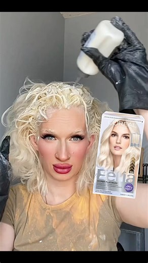 Bleaching My Hair With Loreal Pair Box Dye #lorealferia #lorealparis #boxdye #blonde #bleachinghair