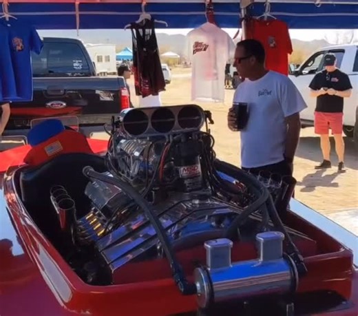 EastValleyPerformanceMachine on Instagram: "TWICE the blower surge for the haters!🤣 A couple EVPM 368ci Destroked Blown Alcohol Chevy’s making some noise🔥🏁 📸: @bingbanglife via Instagram #boat #marine #bigblock #chevy #alcohol #blown #supercharged #motorsports #horsepower #engine #enginebuilder #racing #machineshop #dragracing"