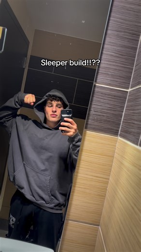 Alex Aaron | Elite Fitness Coach on Instagram: "No one would ever know #gym #natural #physique #reel #prep #transformation"