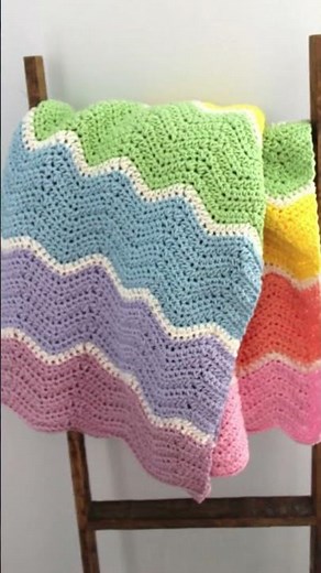 Make 10 Free Baby Blanket Crochet Patterns to Try PDF Worsted Light Yarn #crochet #crochetpattern