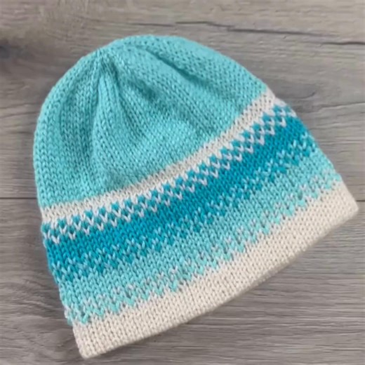 Ever wanted to knit impressive colorwork? ✨ This beginner-friendly pattern makes it simple! Create a stunning unisex hat and impress everyone. Download your pattern instantly. | Crafcarry