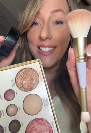Your entire makeup kit in one bundle @Laura Geller Beauty #lauragellersuperbrandday #tiktokshopmothersday #MakeupBundle #MakeupPalette #LauraGellerBeauty
