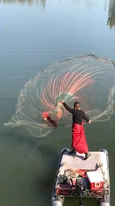 How to throw a cast net [ casting a net ] Youtube: https://youtu.be/G21iShQ5BHI | AmazingOrFunny