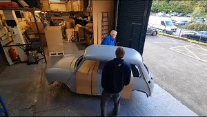 Another bodyshell wrapped and on its way to America! #minispares #classicmini #minicooper #classicminicooper #retrocar #minisofinsta #austin #morris #bmc #rover #austinminicooper #morrisminicooper #minicoopers #miniclubman #rovermini #mini7racingclub | Mini Spares