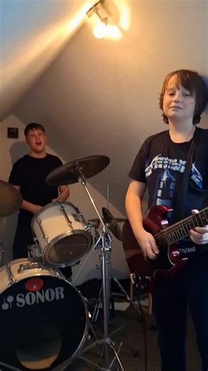 adhd on Instagram: "Koniecznie oglądajcie nas 4.11 o 7.50 na TVP2 w pytaniu na śniadanie i w Teleexpressie DO ZOBACZENIA !!! 🤯💥 #teleexpress #pytanienaśniadanie"