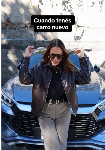 Es que cuando estrenas carro no queres que nadie lo ensucie🫩😂 #humor #funny #funnyvideos #sister #siblings amando mi Song Pro✨