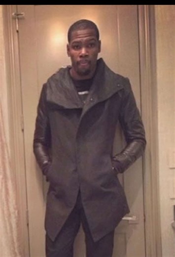Exploring Kevin Durant's Stylish Backpack Contents