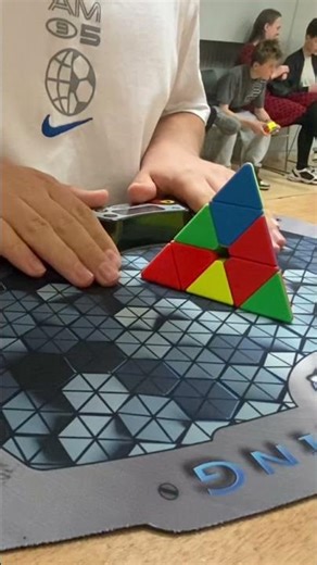 Pyraminx solved in 2.20 seconds #rubikscube #speedcubing #speedcuber #cubing #speedcube