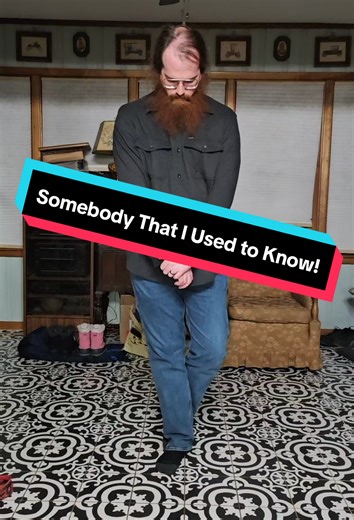 Dancing to 'Somebody That I Used to Know' Live Performance