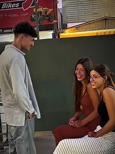 The best eye contact👀