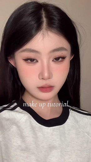 Jennie make up ❤️‍🔥 #makeuptutorial #makeup #makeuptips #makeupdouyin #douyinmakeup #beauty #beautytips #yoonie1696
