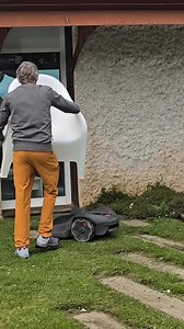 167K views · 1.7K reactions | Esto es una pasada, dos robots en uno!!. Con el Husqvarna Cloud tengo el control total desde mi app y programo mi Automower con el móvil y el jardín se va arreglando solo mientras yo hago mis cosas, esto es un flipe!! Husqvarna #publi | Jesús Calleja | Facebook