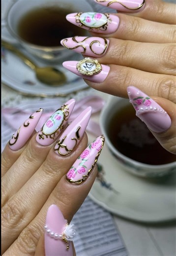 Dearest Gentle Reader, Je te souhaite une belle saison 4 🫖🍵 Yours Truly, Lady Mimi votre nail artist pref💅🏻 #Nails #RoseNails #PrincessNails #ChromeNails #Bridergton