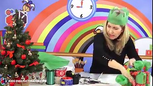 91K views · 1.1K reactions | Let's go crackers for Christmas Crackers!!! Christmas Crackers are a popular festive tradition in the U.K. where everyone (no matter how young or old) enjoys pulling them, telling jokes and wearing the goofy paper hats that are hidden inside. Here’s how to make a simple version with your students. Be theatrical  and Merry Christmas Miranda xxx | Kids English Theatre Teacher Training - Miranda Flynn Legge | Facebook