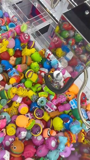 Alien boy in the claw machine #alien #clawmachine