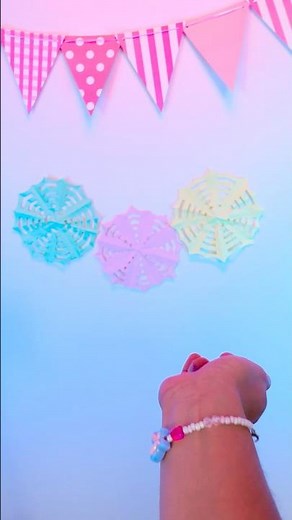 ✨ Ta-da! This HALLOWEEN SPIDERWEB CRAFT Is Super Easy and So Fun! 🕷️🌈 #shorts #fun