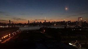 Laura Berlin on Instagram: "10 p.m.🗽"