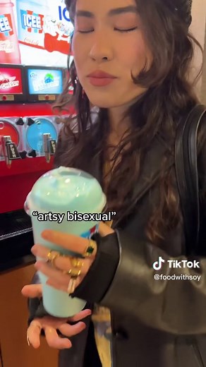 how do you drink your icee? #icee #movies #slurpee #friends #drinks | drinks