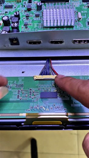 Ho to remove the LCD LVDS Cable #tips #lcd #electronic #teknologi #repair