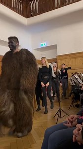 Gestern Abend: Besuch vom Nikolaus und Krampus bei unserer Nikolausfeier. 👹🎅 #llarotholz #nikolaus #krampus #nikolausfeier #brauchtum #tradition #advent #5jahreszeit #schulalltag #schulefürsleben | LLA Rotholz