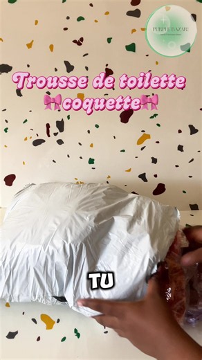 On a tout pour faire ta propre trousse de secours sur notre site internet 🥰 les trousses de toilette sont dans la catégorie «rangements» sur le site, le lien est dans la bio #girlyaesthetic #venteenligne #congobrazzaville242🇨🇬 #brazzaville🇨🇬
