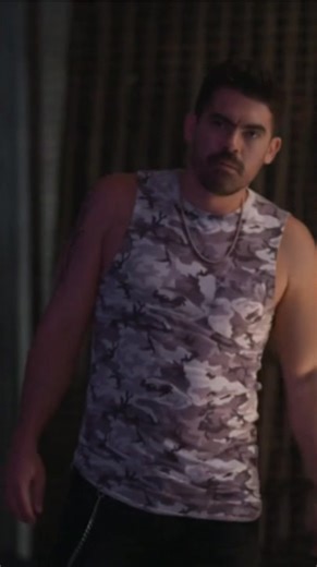 Teo anda muy confiado y va con su hermano para exigirle parte de su herencia, descubre cómo le salió todo. 🫠💥 #RosarioTijeras4, lunes a viernes, 🕤 9:30 p.m. por Azteca UNO. 📺 Sitio oficial: https://bit.ly/RosarioTijeras4VIVO | TV Azteca Telenovelas y Series