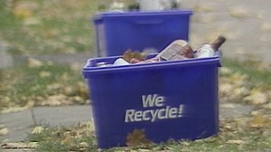 Toronto adopts the blue box recycling program