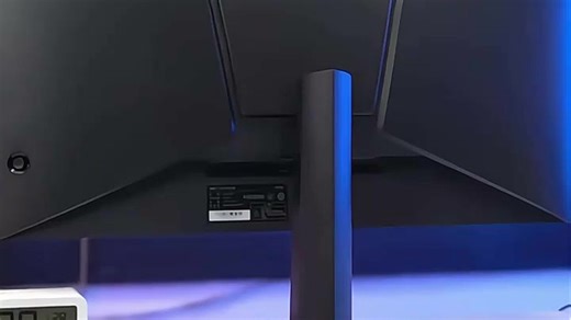 AOC电竞显示器，游戏画面流畅丝滑