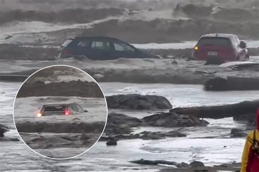 'It's quite nasty': 3AW callers detail chaos amid wild weather in Wye River