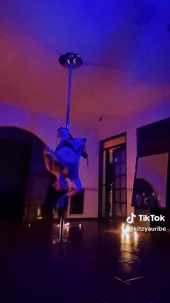 Pole Exotic Dancer Kitzya Uribe