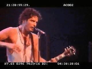 "Kickstand, I got the words to come together...." Live in Calgary, 11 August 1994 #tbt | Soundgarden