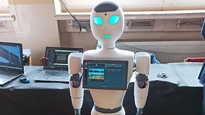 Axon, the partially humanoid open-source robot from the 3D printer