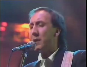 Pete Townshend - "Give Blood" (Live UK TV w / David Gilmour & The Deep End - On The Tube - October 11, 1985) | The Who Info