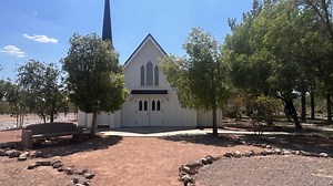 Work has finished on some much needed TLC for an iconic piece of Las #Vegas history. The Clark County Museum has restored the Candlelight Wedding Chapel to its pristine white appearance. The Candlelight Wedding used to sit on the Las Vegas Strip - where the Fontainebleau Las Vegas is now located. The chapel has a long and storied history, the sight of numerous celebrity marriages and thousands of other weddings. On Valentine's Day 1981, set a record when 150 couples married there. 8 years later 