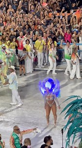 Paolla Oliveira rainha de bateria da Acadêmicos do Grande Rio no desfile de 2025 #carnaval #carnavalrj #sambista #Desfile #samba #rainhadebateria #escoladesamba #carnaval #paollaoliveira #granderio | Worldtravelbrazil