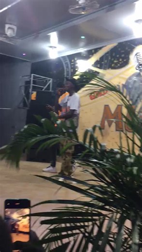 Vidéos de BANDIT_CHEF_49offishal (@banditchef49offishal) avec son original - BANDIT_CHEF_49offishal