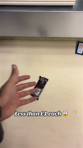 Less than £1 each with free shipping in the Black Friday sale these warrior raw flapjacks #warriorflapjack #proteinflapjacks #proteinbar #myprotein