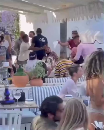 Niggas was catching Bees wit their bare hands for Drake