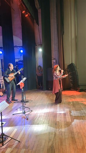 Acompañando a una gran voz Ana María niño de Guzmán Teatro Achá | Alfredo Coca