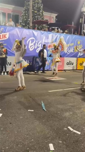 BOXING DAY 2025: The Prodigal Sons Junkanoo Group have officially taken to Bay Street for the 2025 Boxing Day Junkanoo Parade. They are presenting “Magnificent Gems of The Bahamas,” bringing vibrant, creative, and prideful displays in this year’s first major parade. | Eyewitness News Bahamas