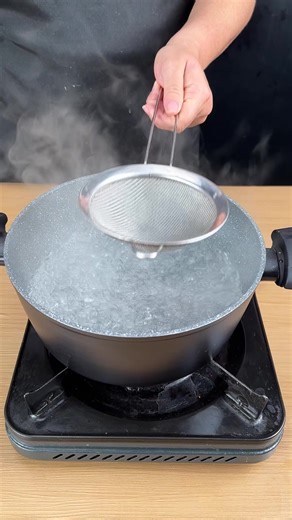 Boiled egg in a sieve: step-by-step method #recipes | Recipe Manual