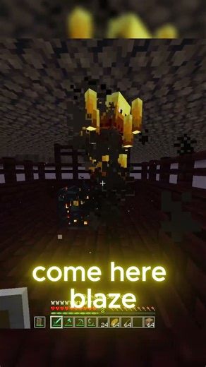 Every time I sneak the item in my hand is multipy 🤯 #minecraft #englishshorts #memes #shortsfeed