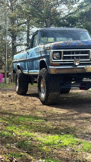 Exploring the Ford F100 and Squatted Truck Culture