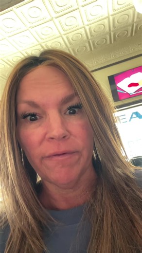 Ohhh the coke machine love you Ellie #brandedburgercohillsboro #cokemachine