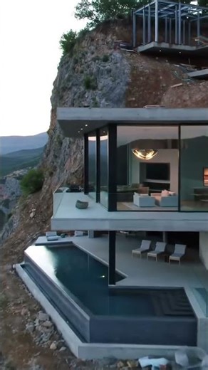 Would you dare to live in this cliffside house? #DreamHouse